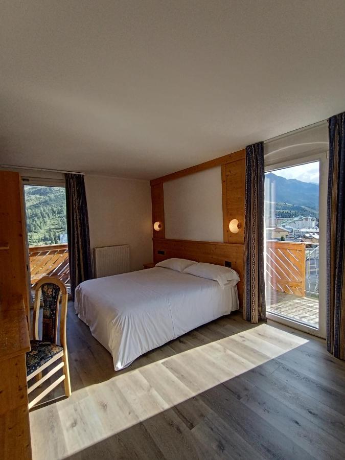 Hotel Cielo Blu ปัสโซเดลโตนาเล ภายนอก รูปภาพ